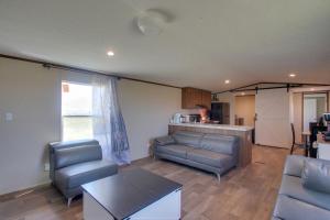 Secluded El Reno Retreat with Private Fishing Lake!