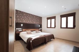 Apartamentos Reyes Católicos by Medina Living
