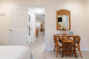 103 Cypress Cove ~ Beautiful 1 bedroom 1 bath beachfront condo in Biloxi