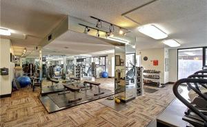 Brooks Tower Downtown Denver Furnished Apartment