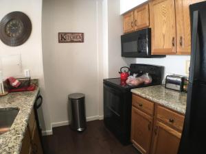 Brooks Tower Downtown Denver Furnished Apartment