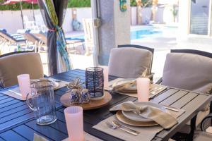 The Perfect Getaway & Bunkhouse Casita with Heated Pool & Epic Game Room