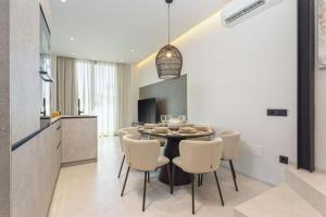 Magnificent Renovated Terrace Duplex 2hab 2baths