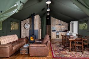 Bwncath Glamping Lodge