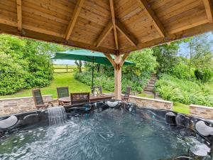 9 Bed in Hay-on-Wye 73069