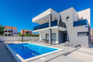 Villa Dalmatia, new modern villa with swimming pool near Zadar