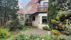 Wohnung im Grünen Haus Cara 90 qm 4 Zi Kü Bad
