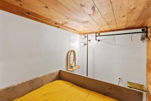 Hot Tub - Sit and Stay Cabin in Red River Gorge KY