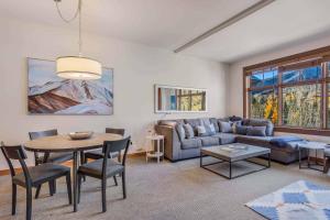 Capitol Peak Lodge 3417 by Snowmass Mountain Lodging