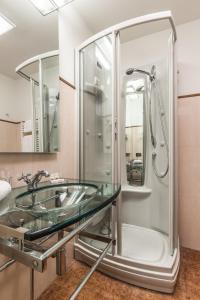 Ca del Monastero 1 Collection Apt for 4 Guests with Balcony and Lift