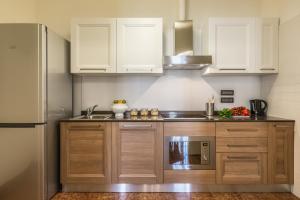 Ca del Monastero 1 Collection Apt for 4 Guests with Balcony and Lift