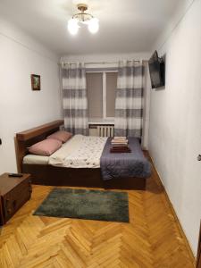 3- х комнатная квартира в центре