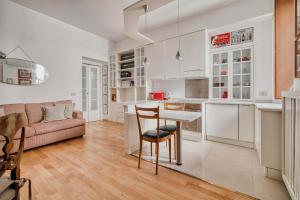 Modern 1 BR near Gae Aulenti