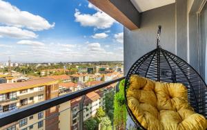 Luxury Living with heated Pool,Gym, Balcony and city view