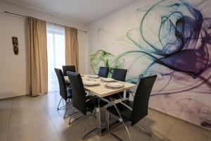 Spacious 2BR by Spinola Bay - St Julians