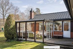 Charming Family Villa Near the City