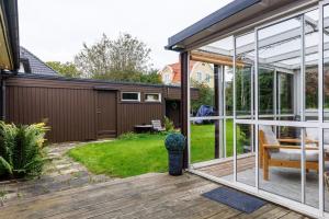 Charming Family Villa Near the City