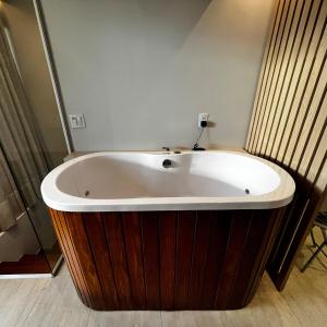 Refúgio Executivo Exclusivo Duplex com Ofurô