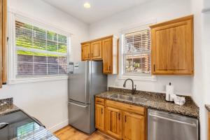 Always 80 and Sunny - Silver Dollar City