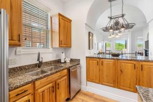 Always 80 and Sunny - Silver Dollar City