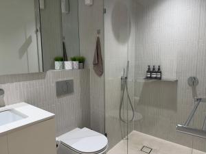 Monlando 2Bed 2Bath with Pool, Gym, Sauna and parking