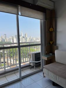 Sunset One - No Brás com varanda e estacionamento incluso