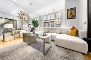 Luxury Villa by Hyde Park