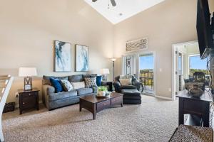 Happy Place Condo - Stunning Table Rock Lake Views