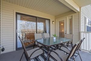 Walk-In Unit Pools Near 76 Strip Golf Course