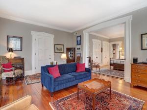 Bird Baldwin Twelve Oaks