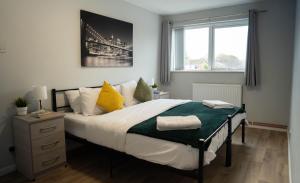 Reardon near warwick hospital, free parking, fast wifi, sleeps 5