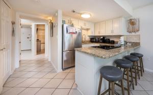 Island Winds West 777 condo