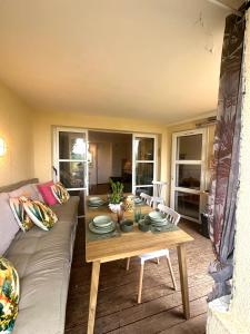 CAP ESTÉREL Famille Multisports-2 pièces vue Mer -JARDIN - Parking -Climatisation- 5 piscines dont une chauffée Animations petits et Grands à partir du 04 Avril au 02 Novembre