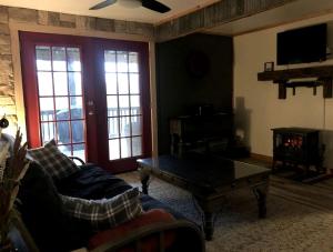 Cozy Cabin Rental near Ozark National Forest for a Relaxing Weekend Getaway in Arkansas