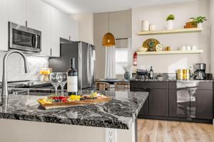 Mountain Retreat with Hot Tub & Views