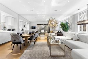 Luxury Villa by Hyde Park