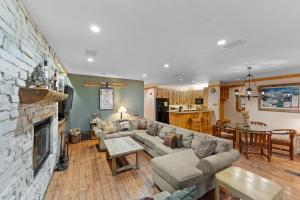 Chateaux DuMont 2723