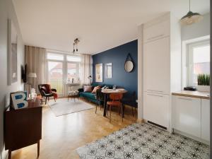 Behind the Scenes Old Town Apartment