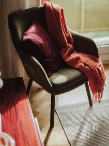 Behind the Scenes Old Town Apartment