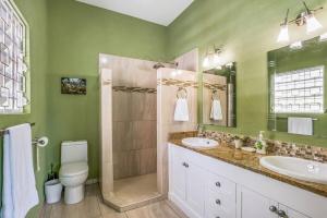 Glorias Retreat 3Bed 4Bath AC Pool WiFi BBQ