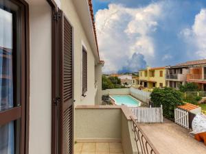 A 150 meter long mare, 2 fish img29