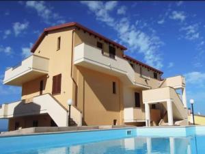 Apartment in a residence with swimming pool