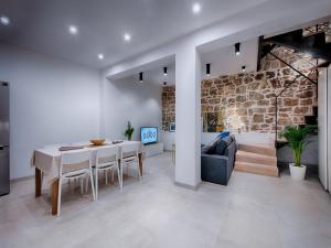 Villa Zdenka - Five Bedroom Villa with Terrace