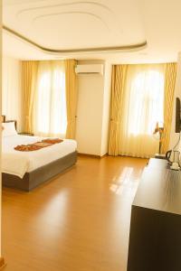 SONG HONG VIEW HOTEL