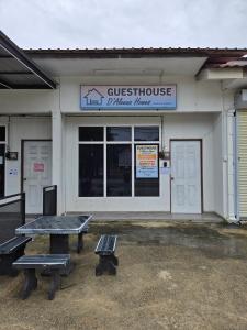 Homestay Kodiang 1 Bedroom near Pekan Kodiang by DAleena Homes