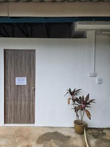 Guesthouse Kodiang 1 Private Bedroom near Pekan Kodiang by DAleena Homes