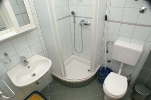 Apartments by the sea Stanici, Omis - 2763