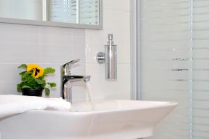 Seaside apartments with a swimming pool Seget Vranjica, Trogir - 4284