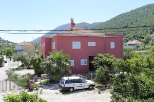 Apartments by the sea Trpanj, Peljesac - 10136