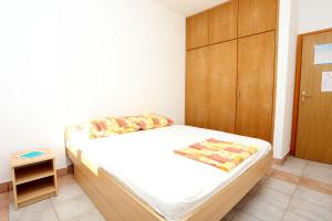 Apartments by the sea Trpanj, Peljesac - 10136